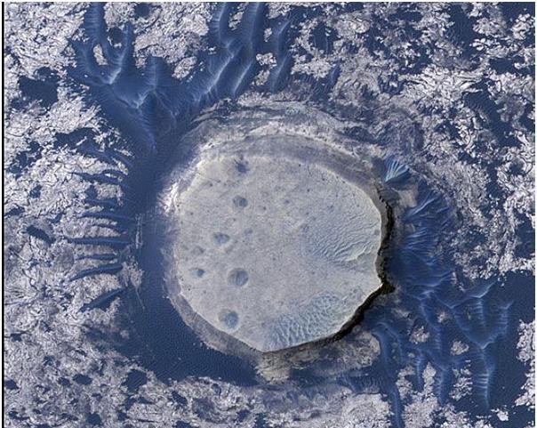 Meterolite crater on Mars火星表面陨石坑